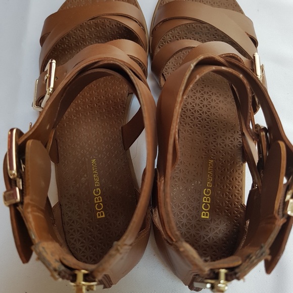 BCBG Flat Sandals Sz. 7.5 - Picture 4 of 7